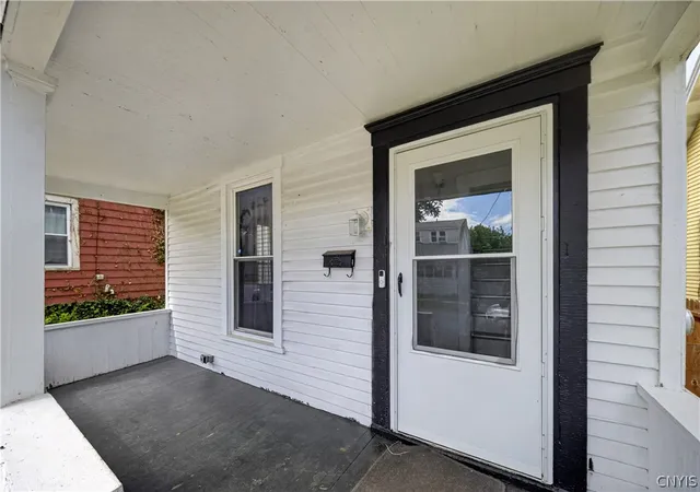 Photo 4 of Sale Pending at 209 Hazelhurst Ave, Syracuse, NY 13206 | MLS# S1695691 | Listing updated on 2026-08-18