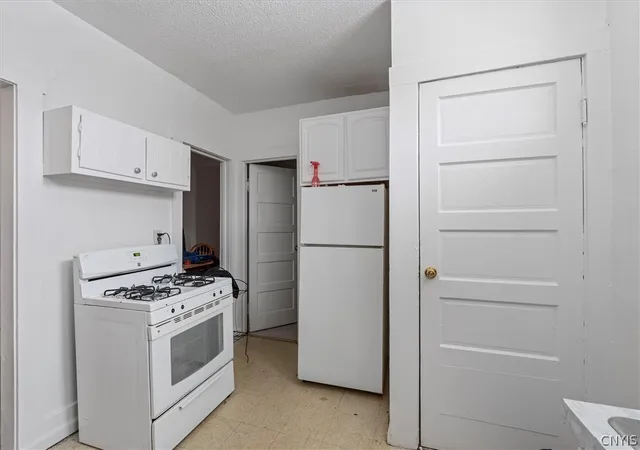 Photo 3 of Sale Pending at 140 Seymour St #42, Syracuse, NY 13202 | MLS# S1696847 | Listing updated on 2026-08-10