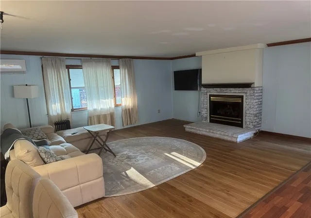 Photo 3 of Sale Pending at 125 Caroline St, Albion, NY 14411 | MLS# R1696796 | Listing updated on 2026-08-04