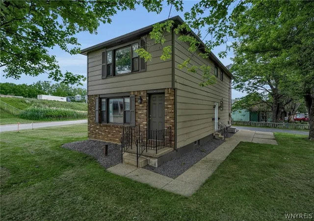 Photo 1 of Sale Pending at 590 Potters Rd, Buffalo, NY 14224 | MLS# B1695853 | Listing updated on 2026-08-12