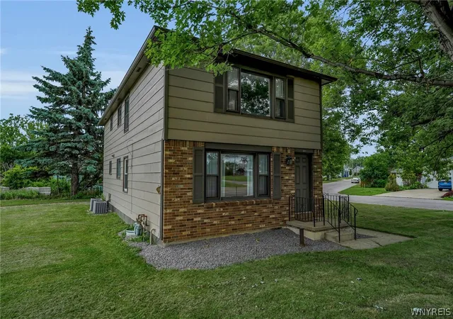 Photo 2 of Sale Pending at 590 Potters Rd, Buffalo, NY 14224 | MLS# B1695853 | Listing updated on 2026-08-12