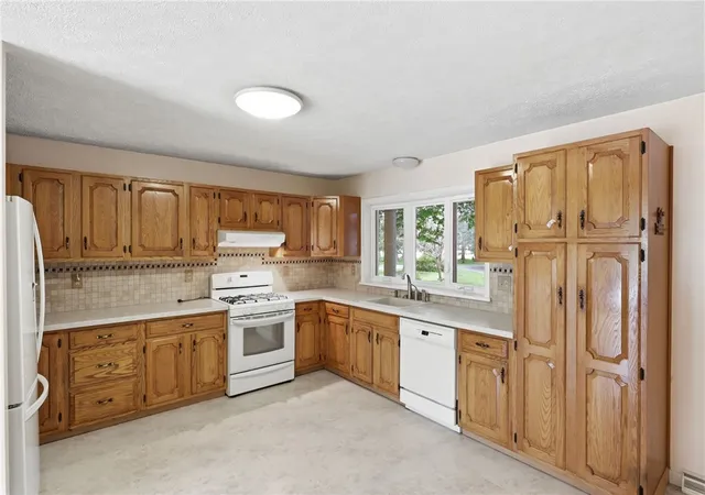 Photo 3 of Sale Pending at 1011 Mile Sq Rd, Pittsford, NY 14534 | MLS# R1696795 | Listing updated on 2026-08-26