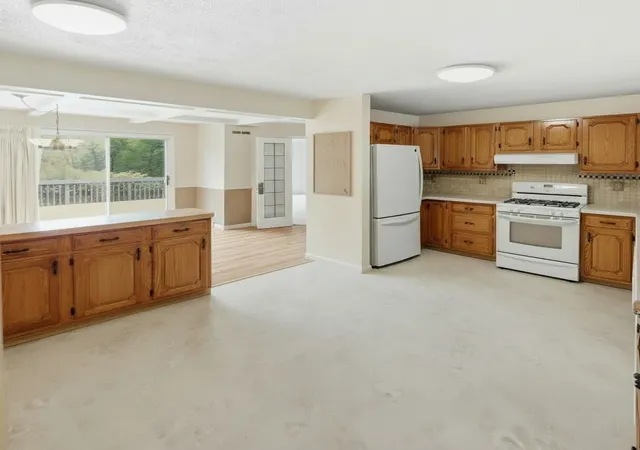Photo 3 of Sale Pending at 1011 Mile Sq Rd, Pittsford, NY 14534 | MLS# R1696795 | Listing updated on 2026-08-26