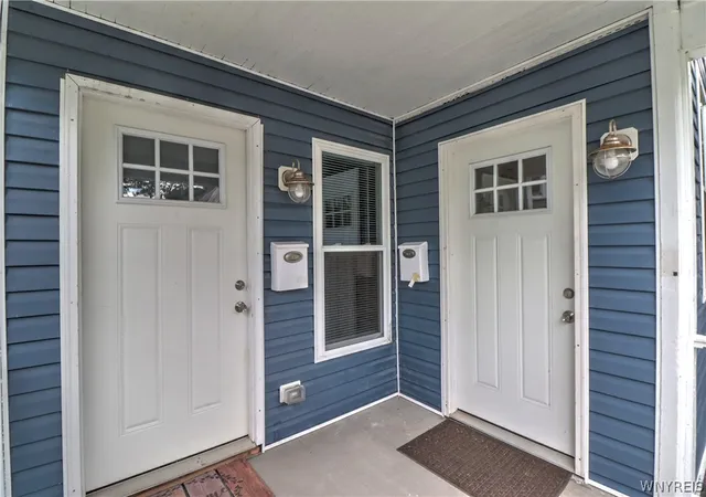 Photo 3 of Sale Pending at 427 Hoyt St, Buffalo, NY 14213 | MLS# B1697004 | Listing updated on 2026-08-08