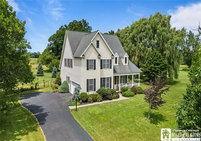 Photo 2 of Single family home for sale at 201 Chautauqua St, Fredonia, NY 14063 | MLS# R1696759 | Listing updated on 2026-09-03