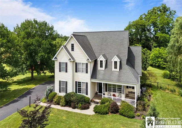 Photo 3 of Single family home for sale at 201 Chautauqua St, Fredonia, NY 14063 | MLS# R1696759 | Listing updated on 2026-09-03