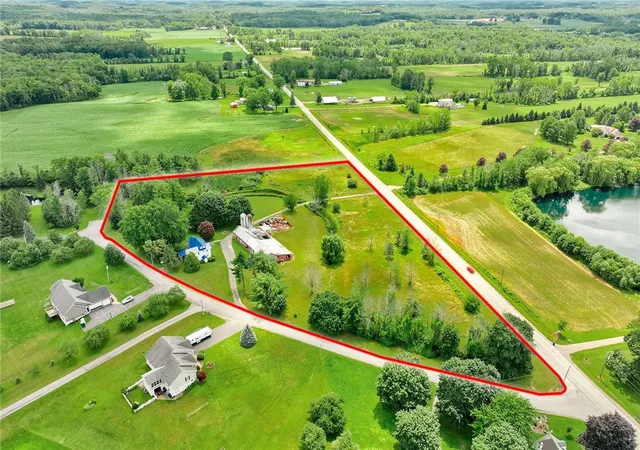 Photo 2 of Sale Pending at 2720 Arbor Rd Ext, Ontario, NY 14519 | MLS# R1696255 | Listing updated on 2026-08-22