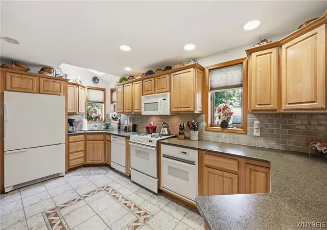 Photo 4 of Single family home for sale at 5224 Old Goodrich Rd, Clarence, NY 14031 | MLS# B1696758 | Listing updated on 2026-09-14