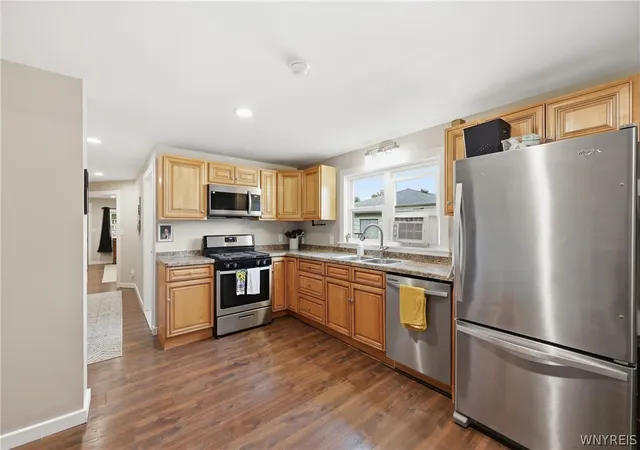 Photo 4 of Sale Pending at 25 Michael Pl, Buffalo, NY 14218 | MLS# B1697187 | Listing updated on 2026-09-03