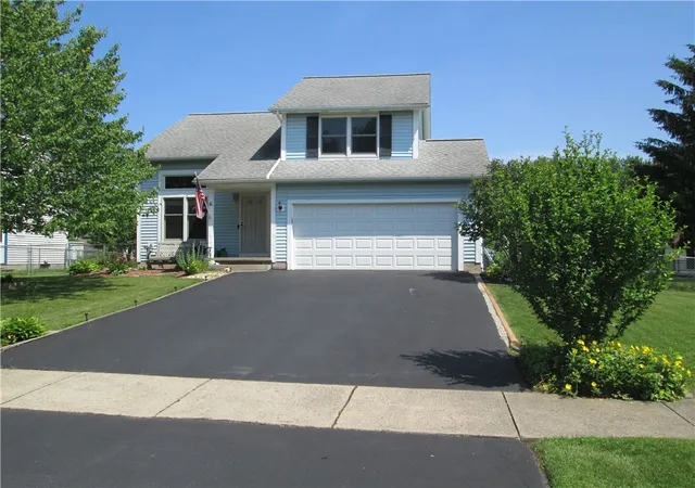 Photo 2 of Sale Pending at 6 Cheshire Ln, Rochester, NY 14624 | MLS# R1696895 | Listing updated on 2026-08-28