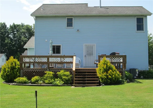 Photo 3 of Sale Pending at 6 Cheshire Ln, Rochester, NY 14624 | MLS# R1696895 | Listing updated on 2026-08-28