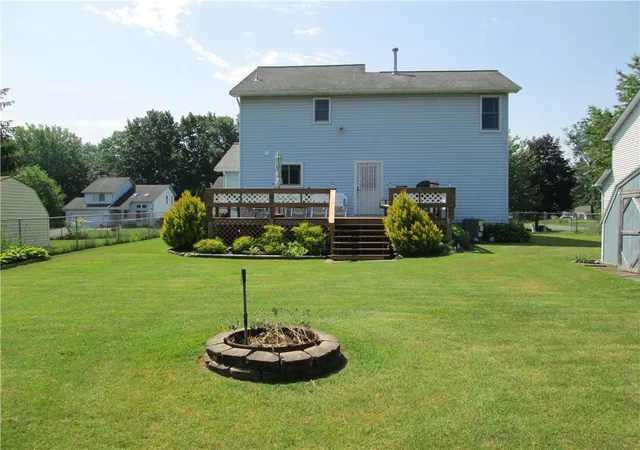 Photo 4 of Sale Pending at 6 Cheshire Ln, Rochester, NY 14624 | MLS# R1696895 | Listing updated on 2026-08-28