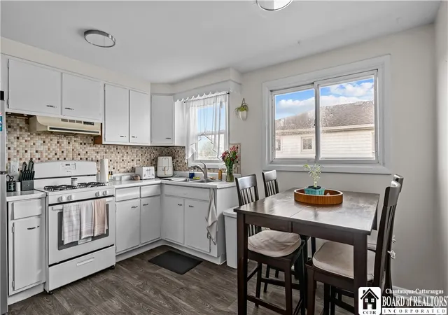 Listing Photo 4 - Condo for sale in building located at 101 Poinciana Pkwy, Buffalo, NY 14225