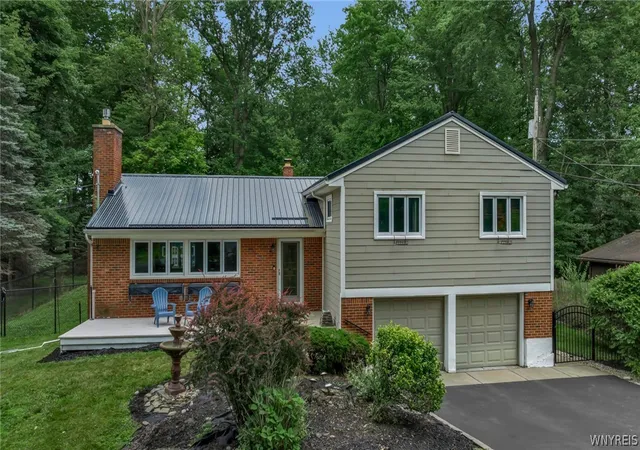Photo 1 of Single family home for sale at 265 Paradise Rd, Amherst, NY 14051 | MLS# B1696741 | Listing updated on 2026-09-11
