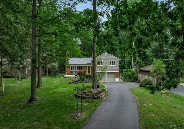 Photo 2 of Single family home for sale at 265 Paradise Rd, Amherst, NY 14051 | MLS# B1696741 | Listing updated on 2026-09-11