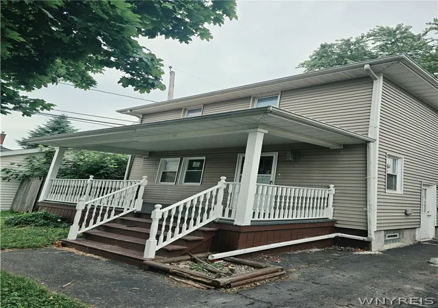 Photo 2 of Sale Pending at 109 Beech St, Lackawanna, NY 14218 | MLS# B1696951 | Listing updated on 2026-09-10