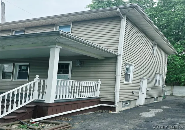 Photo 4 of Sale Pending at 109 Beech St, Lackawanna, NY 14218 | MLS# B1696951 | Listing updated on 2026-09-10