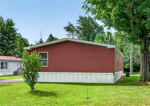 Photo 3 of Manufactured home for sale at 33 Willow Rd, Albion, NY 14411 | MLS# R1697226 | Listing updated on 2026-09-15