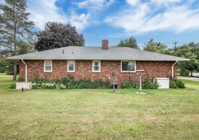 Photo 4 of Sale Pending at 10413 Erie Rd, Irving, NY 14081 | MLS# B1694740 | Listing updated on 2026-08-26