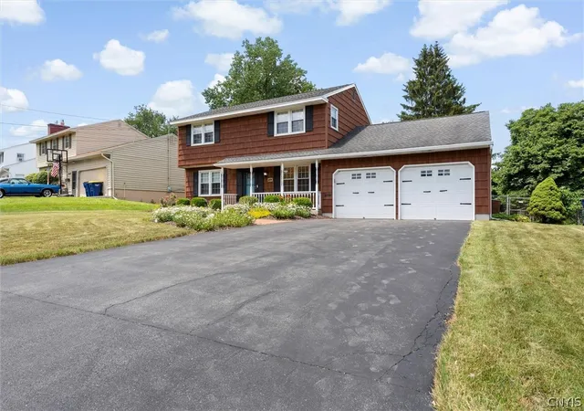 Photo 3 of Sale Pending at 419 Blueberry Ln, Syracuse, NY 13219 | MLS# S1696477 | Listing updated on 2026-08-20
