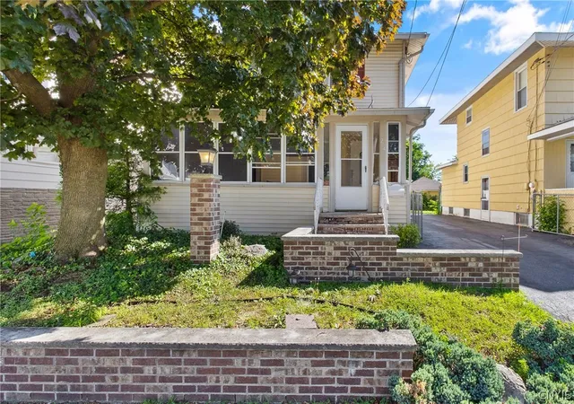 Photo 2 of Sale Pending at 204 Martin St, Syracuse, NY 13208 | MLS# S1695201 | Listing updated on 2026-08-10