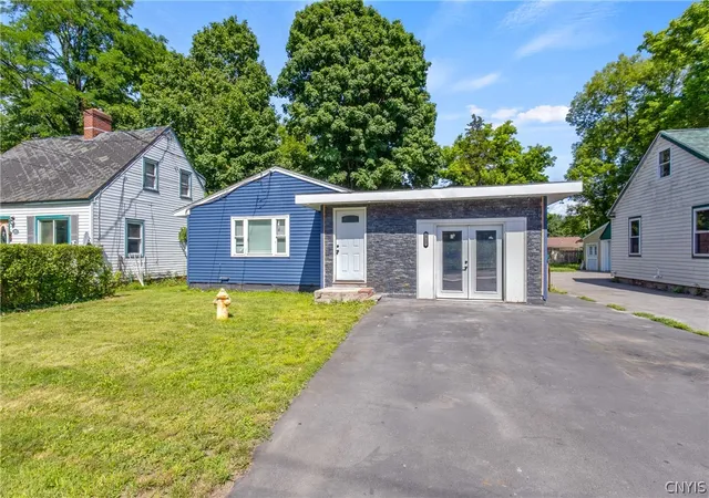 Photo 2 of Sale Pending at 2017 Valley Dr, Syracuse, NY 13207 | MLS# S1696130 | Listing updated on 2026-08-10