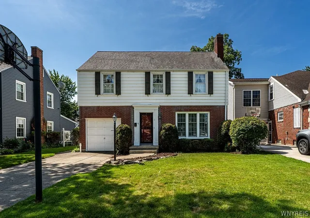 Photo 2 of Sale Pending at 41 Southwood Dr, Buffalo, NY 14223 | MLS# B1696312 | Listing updated on 2026-08-08