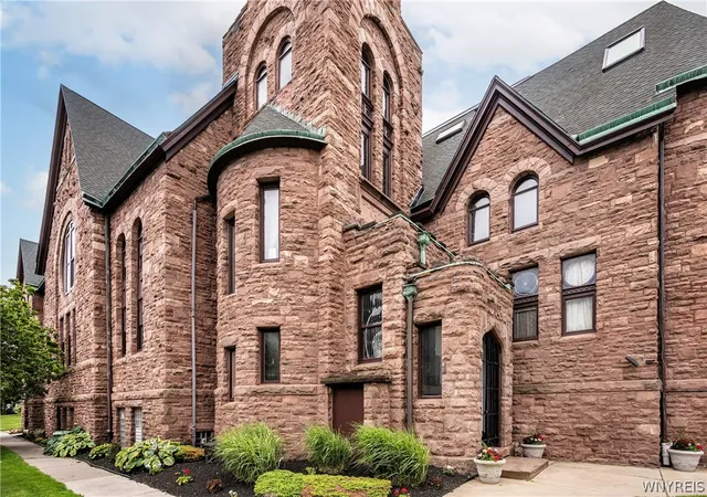Photo 2 of Sale Pending at 231 Richmond Ave #6, Buffalo, NY 14222 | MLS# B1692891 | Listing updated on 2026-08-05