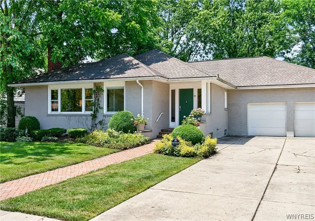 Photo 3 of Sale Pending at 30 New Amsterdam Ave, Buffalo, NY 14216 | MLS# B1696442 | Listing updated on 2026-09-09