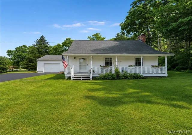 Photo 1 of Sale Pending at 4059 Baker Rd, Orchard Park, NY 14127 | MLS# B1697460 | Listing updated on 2026-08-07