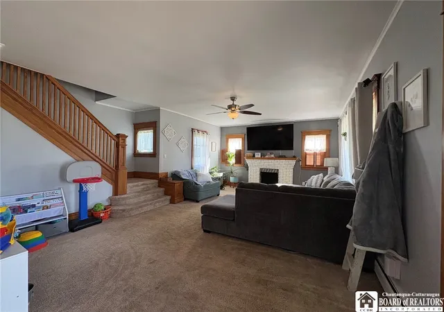 Photo 3 of Single family home for sale at 293 E Main St, Fredonia, NY 14063 | MLS# R1697120 | Listing updated on 2026-08-27