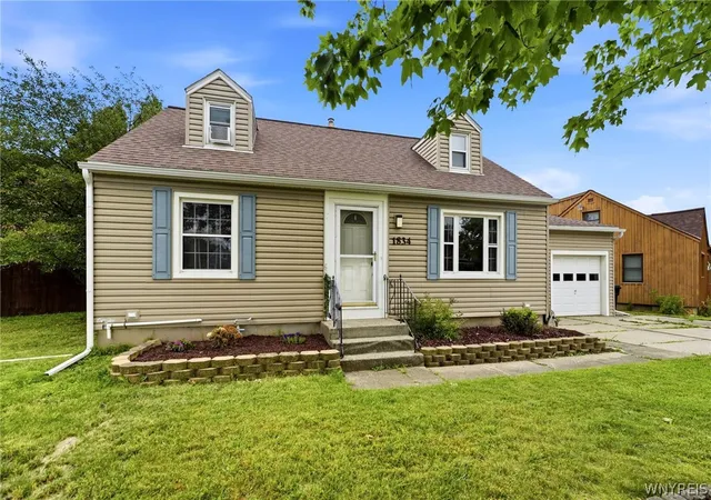 Photo 3 of Sale Pending at 1834 Parker Blvd, Tonawanda, NY 14150 | MLS# B1695521 | Listing updated on 2026-08-06