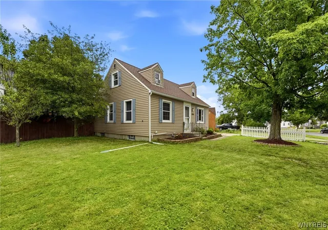 Photo 3 of Sale Pending at 1834 Parker Blvd, Tonawanda, NY 14150 | MLS# B1695521 | Listing updated on 2026-08-06