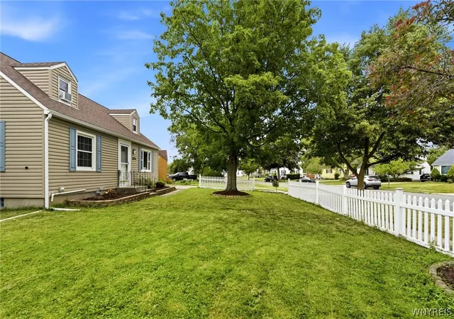 Photo 4 of Sale Pending at 1834 Parker Blvd, Tonawanda, NY 14150 | MLS# B1695521 | Listing updated on 2026-08-06