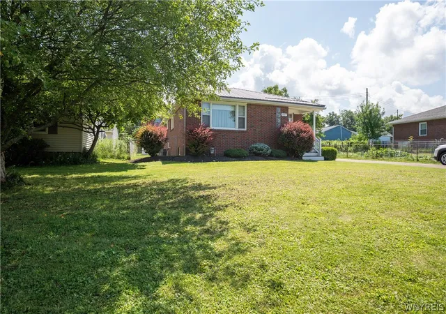 Photo 3 of Sale Pending at 3689 Wabash Ave, Blasdell, NY 14219 | MLS# B1696815 | Listing updated on 2026-08-21