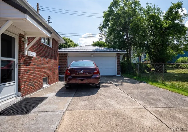 Photo 4 of Sale Pending at 3689 Wabash Ave, Blasdell, NY 14219 | MLS# B1696815 | Listing updated on 2026-08-21