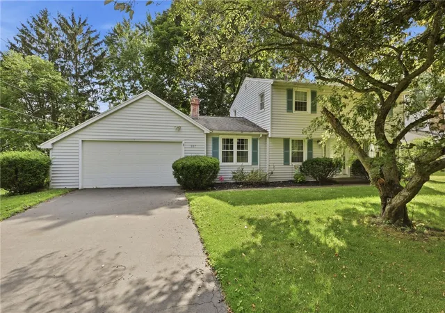 Photo 2 of Sale Pending at 107 Wheatstone Cir, Fairport, NY 14450 | MLS# R1695628 | Listing updated on 2026-08-20