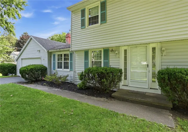 Photo 3 of Sale Pending at 107 Wheatstone Cir, Fairport, NY 14450 | MLS# R1695628 | Listing updated on 2026-08-20