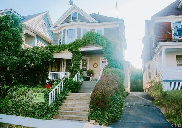 Photo 3 of Sale Pending at 152 Cook Ave, Syracuse, NY 13206 | MLS# S1696936 | Listing updated on 2026-08-20