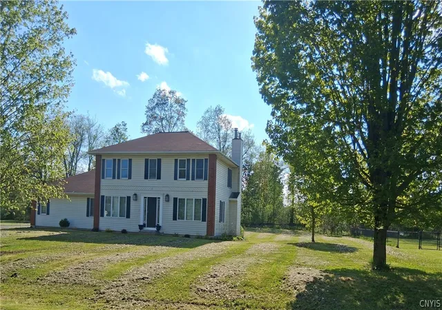 Photo 2 of Single family home for sale at 3727 Westvale Dr, Cortlandville, NY 13045 | MLS# S1697022 | Listing updated on 2026-08-18