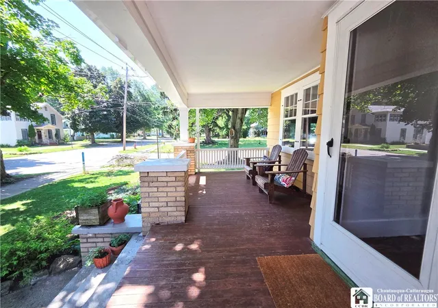 Photo 3 of Single family home for sale at 103 Center St, Fredonia, NY 14063 | MLS# R1697739 | Listing updated on 2026-09-10