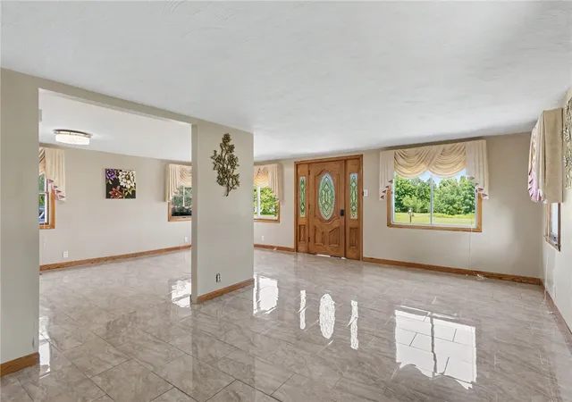 Photo 3 of Single family home for sale at 3302 Stiles Rd, Syracuse, NY 13209 | MLS# R1697216 | Listing updated on 2026-08-06