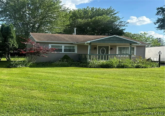 Photo 2 of Sale Pending at 5860 Reis Dr, Cicero, NY 13039 | MLS# S1697499 | Listing updated on 2026-08-06