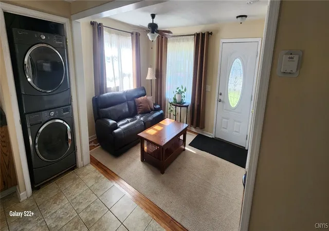 Photo 3 of Sale Pending at 5860 Reis Dr, Cicero, NY 13039 | MLS# S1697499 | Listing updated on 2026-08-06