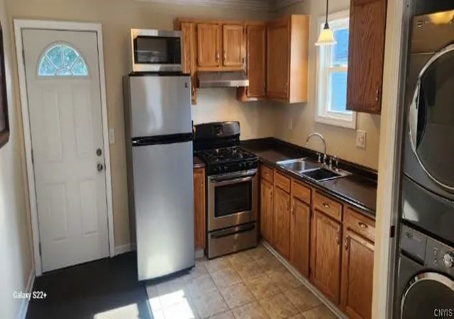 Photo 4 of Sale Pending at 5860 Reis Dr, Cicero, NY 13039 | MLS# S1697499 | Listing updated on 2026-08-06