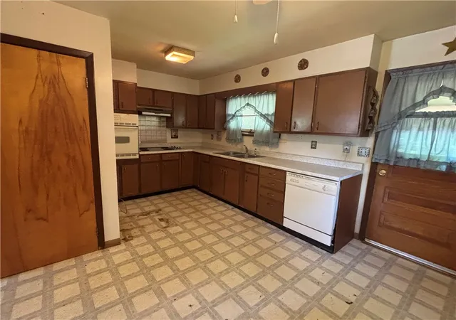 Photo 2 of Single family home for sale at 9 Gilbert St, Oneonta, NY 13820 | MLS# R1691371 | Listing updated on 2026-09-14