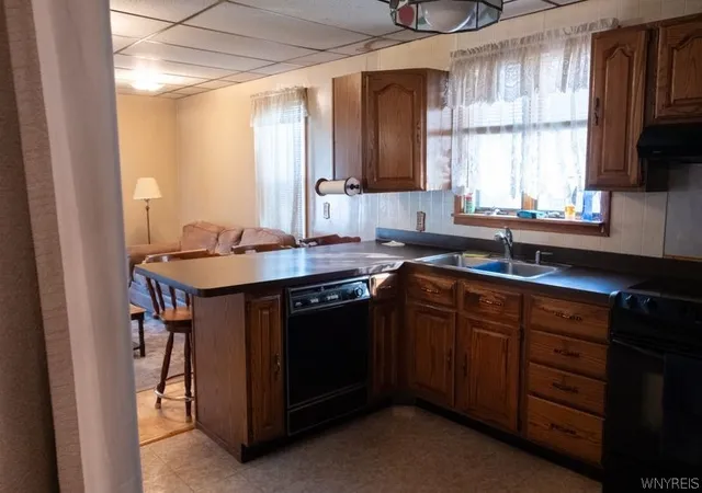 Photo 4 of Sale Pending at 27 Allenhurst Rd, Buffalo, NY 14214 | MLS# B1697862 | Listing updated on 2026-08-12