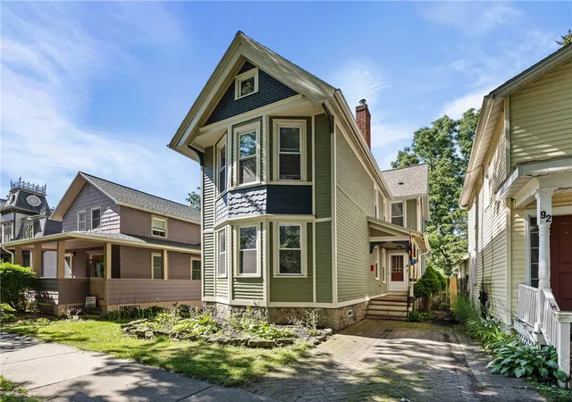 Photo 3 of Sale Pending at 90 Hickory St, Rochester, NY 14620 | MLS# R1698016 | Listing updated on 2026-08-13