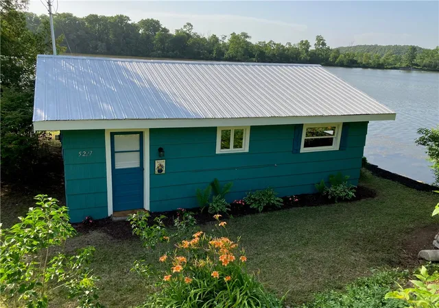 Photo 1 of Single family home for sale at 5227 State Route 31 W, Newark, NY 14513 | MLS# R1697607 | Listing updated on 2026-08-19
