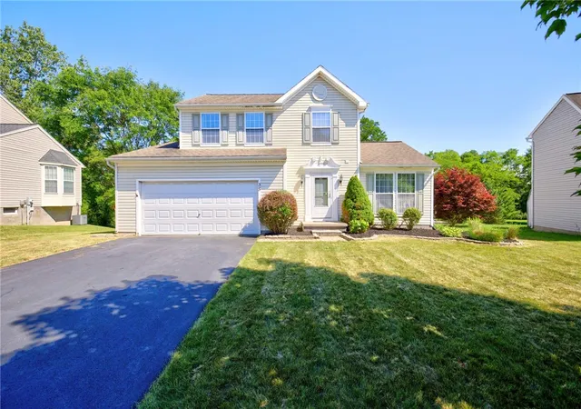 Photo 2 of Single family home for sale at 35 Butterfly Ln, West Henrietta, NY 14586 | MLS# R1697876 | Listing updated on 2026-08-09